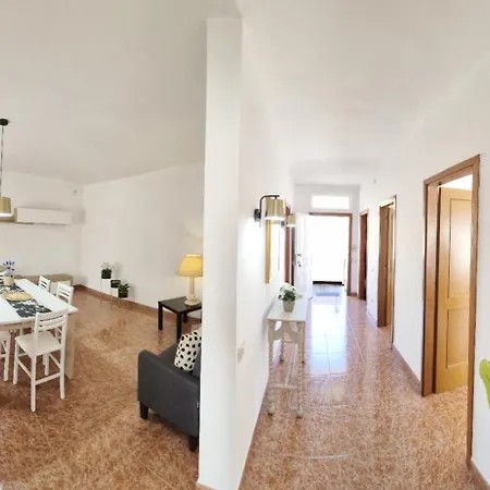 Apartment Is Candelaus *