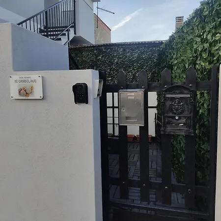 Is Candelaus Apartment *